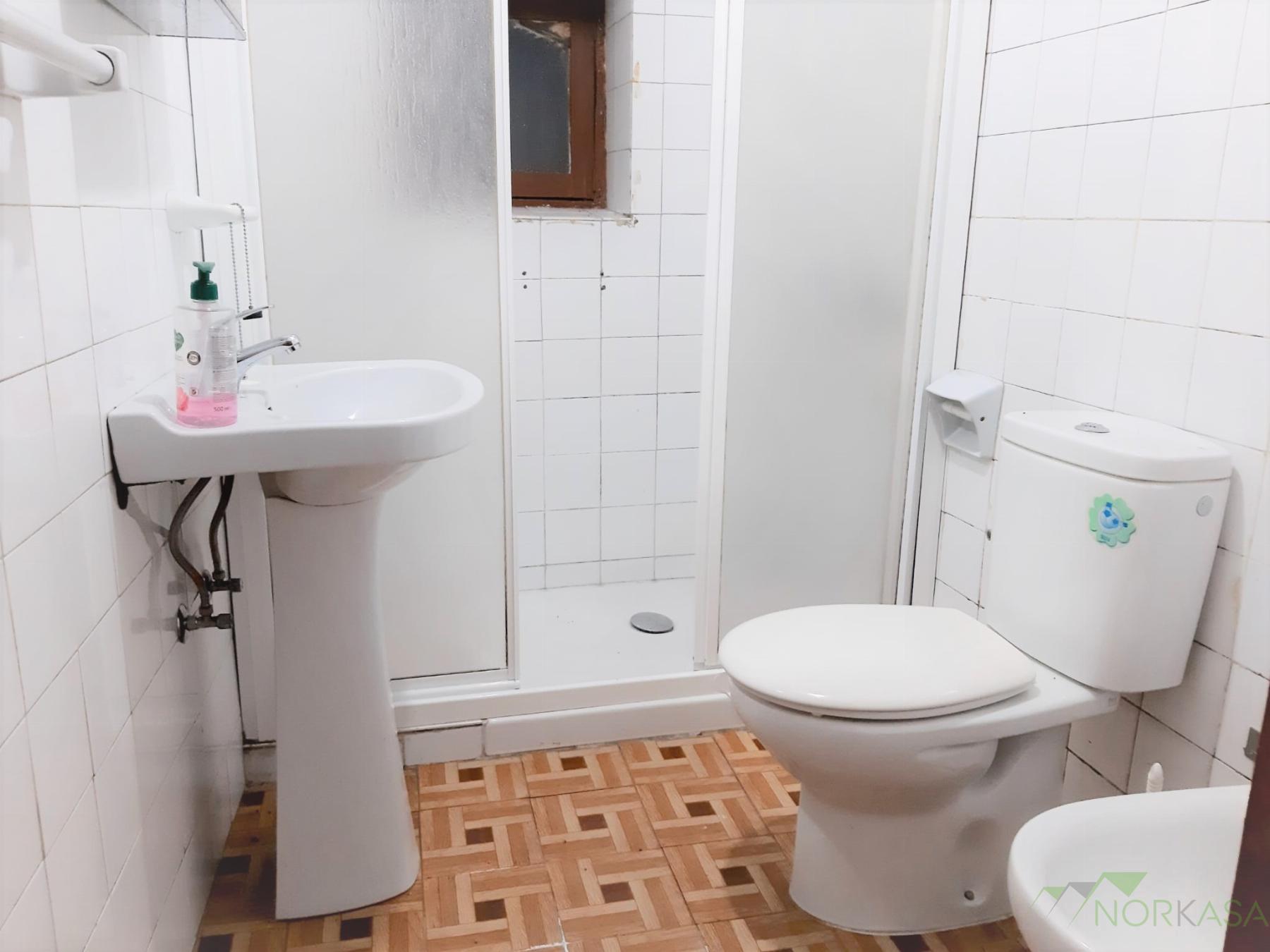 For sale of house in Quirós