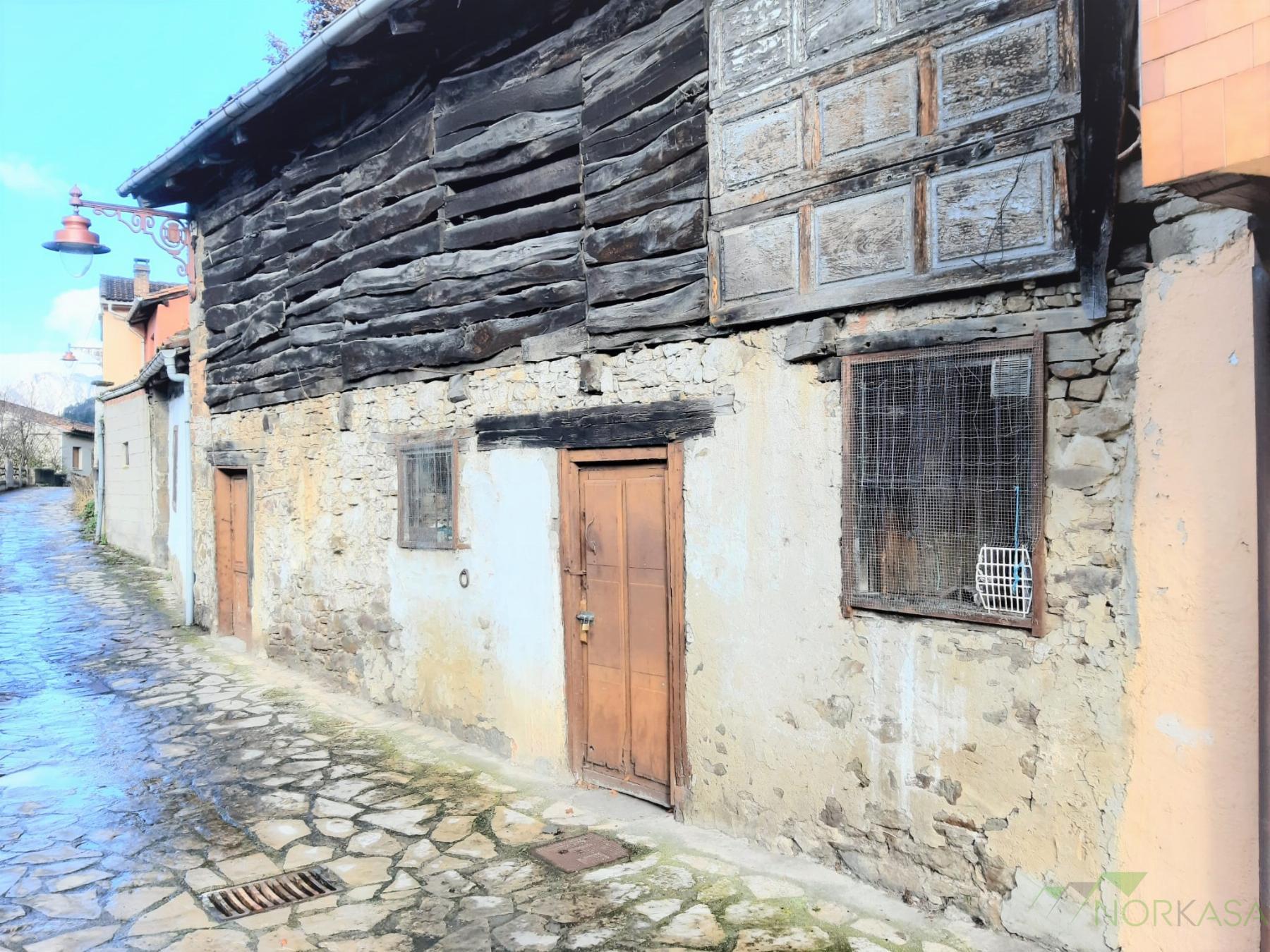 For sale of house in Quirós