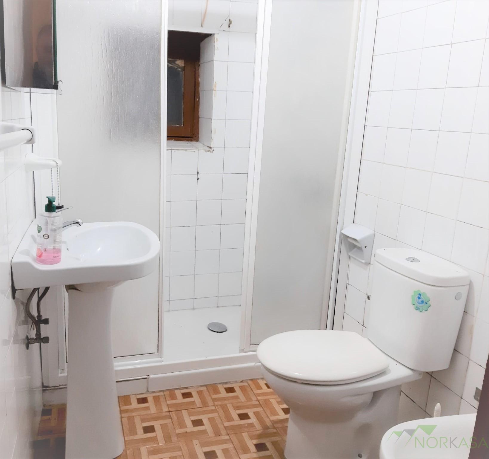 For sale of house in Quirós
