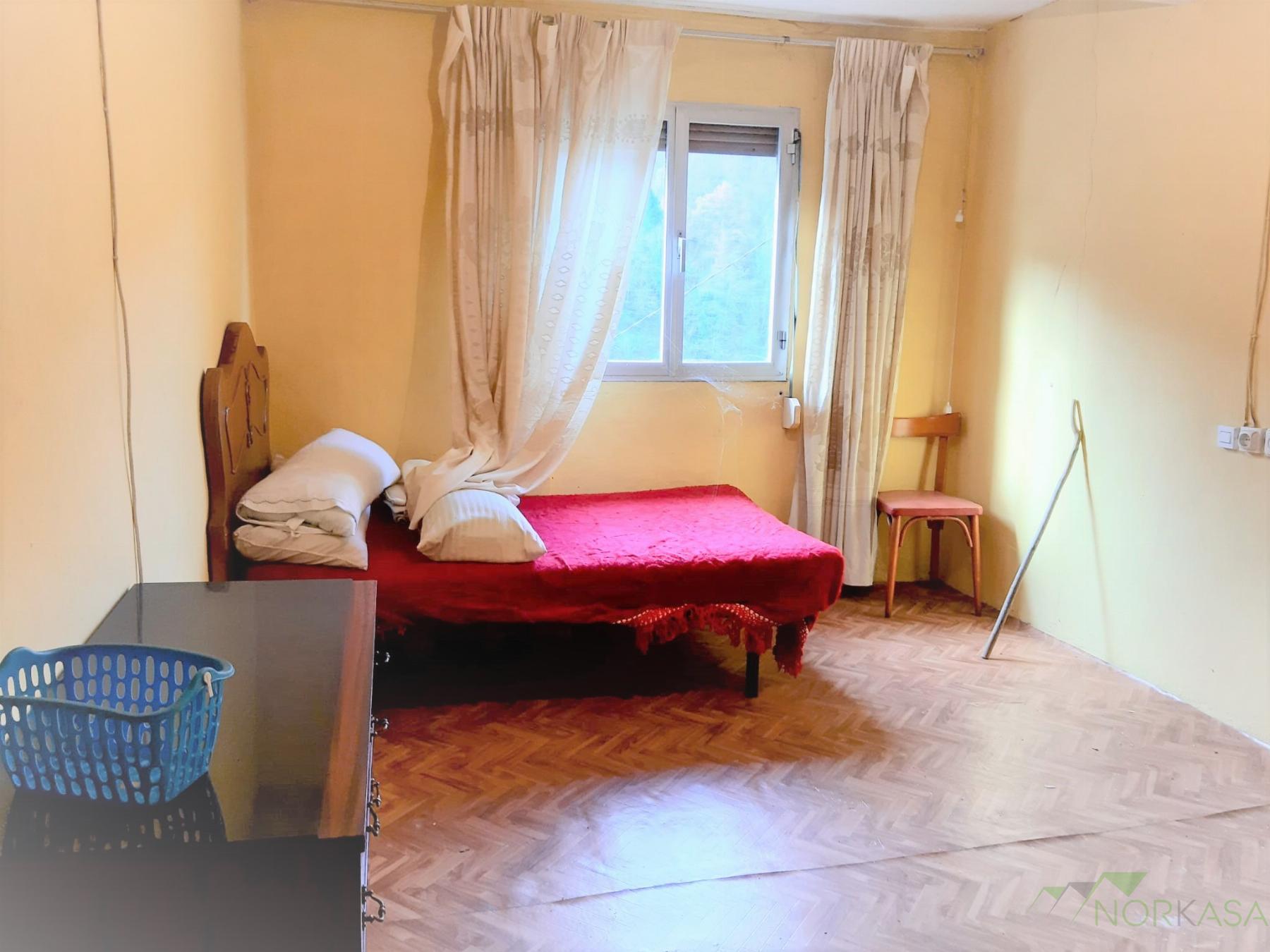 For sale of house in Quirós