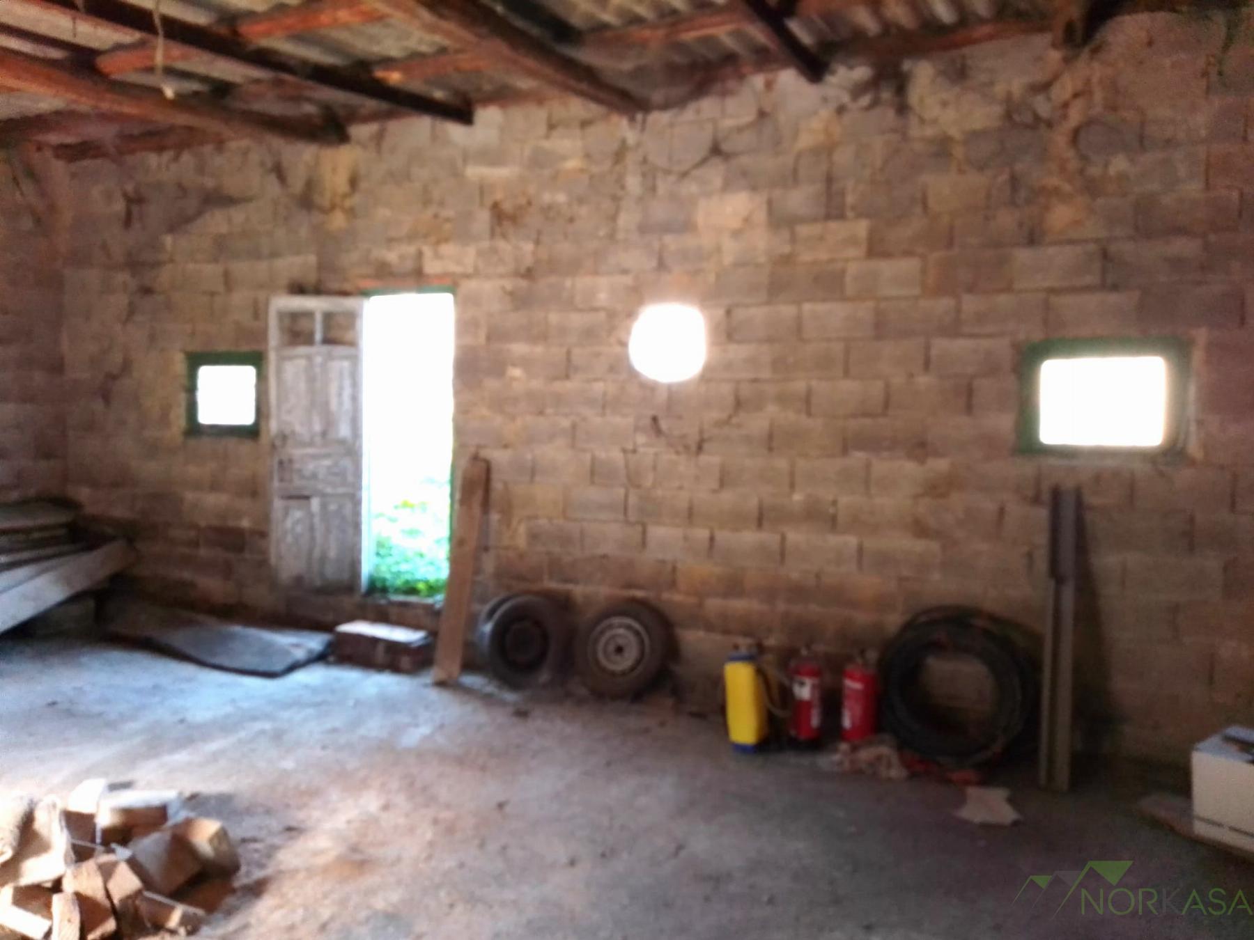 For sale of house in Quirós