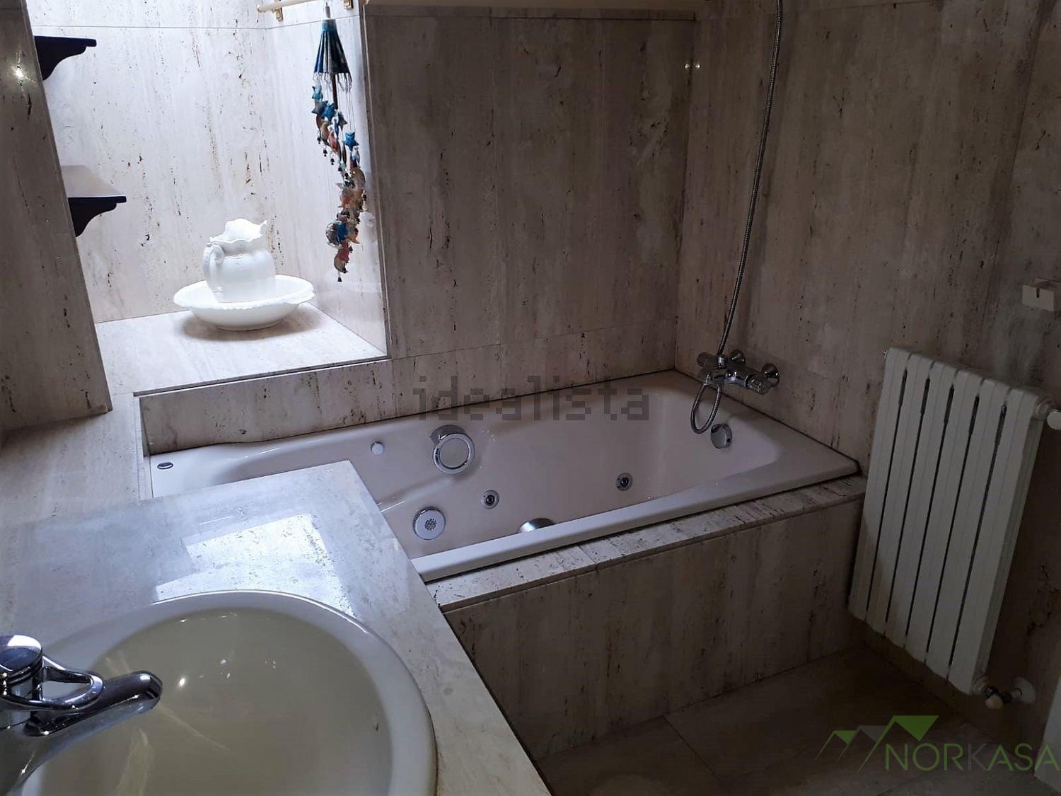 For sale of duplex in Oviedo