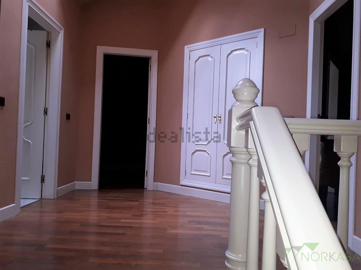 For sale of duplex in Oviedo
