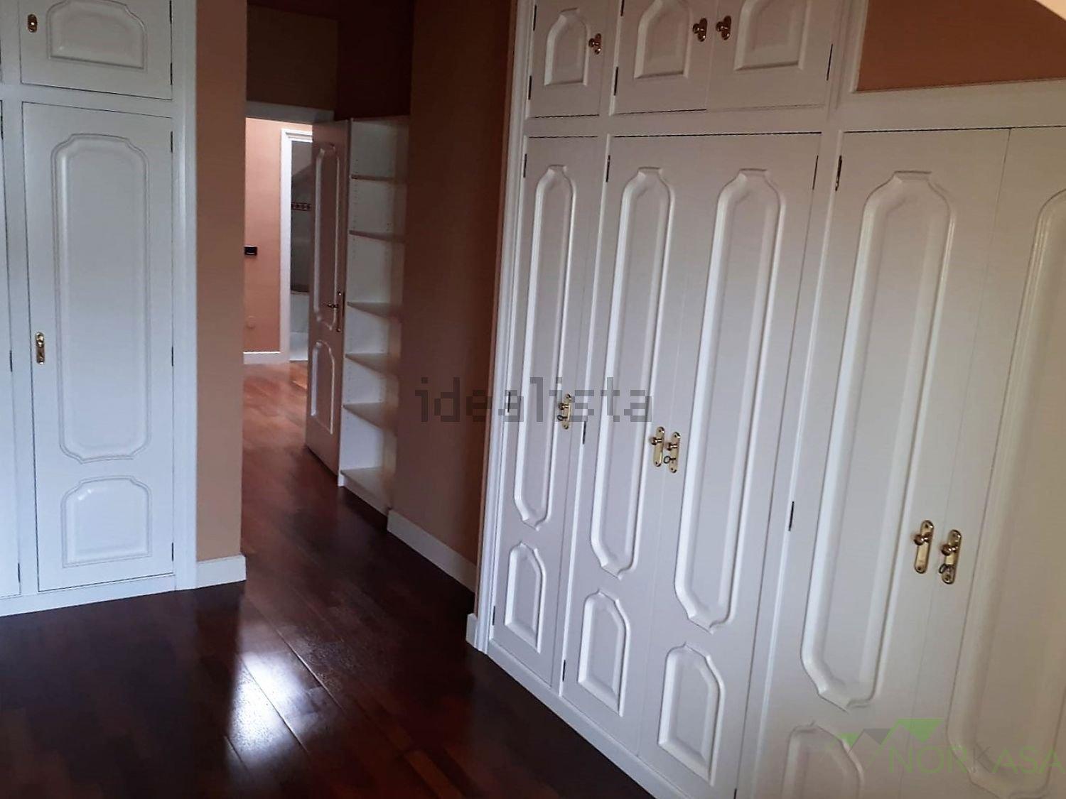 For sale of duplex in Oviedo