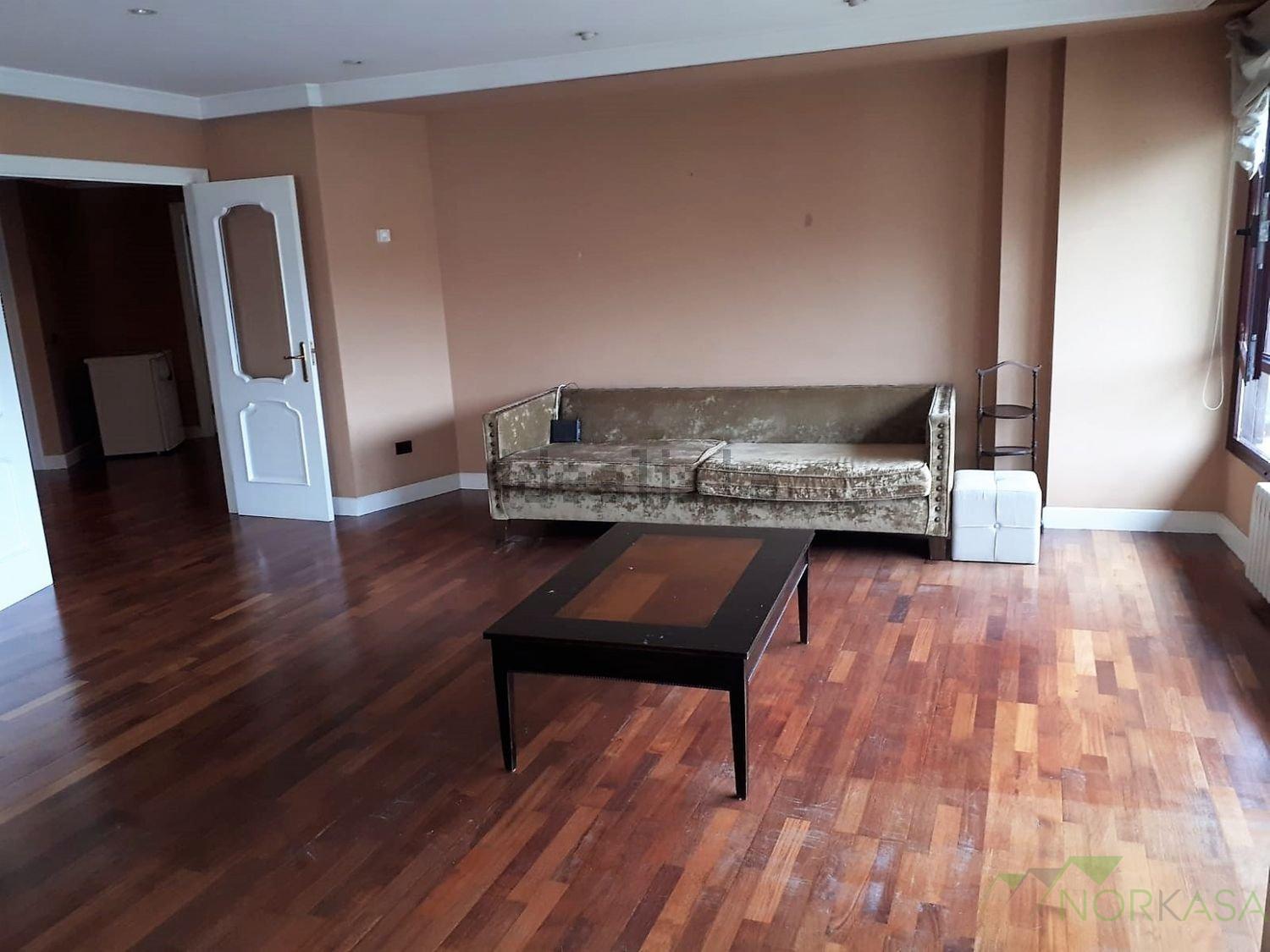 For sale of duplex in Oviedo