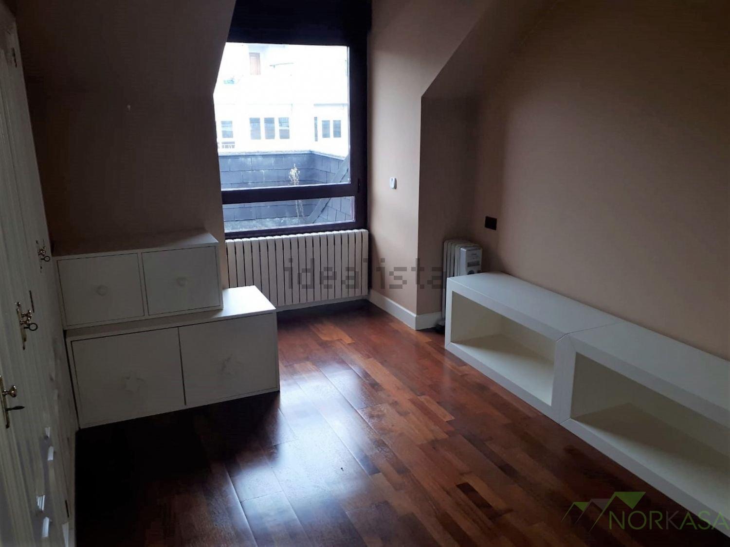 For sale of duplex in Oviedo