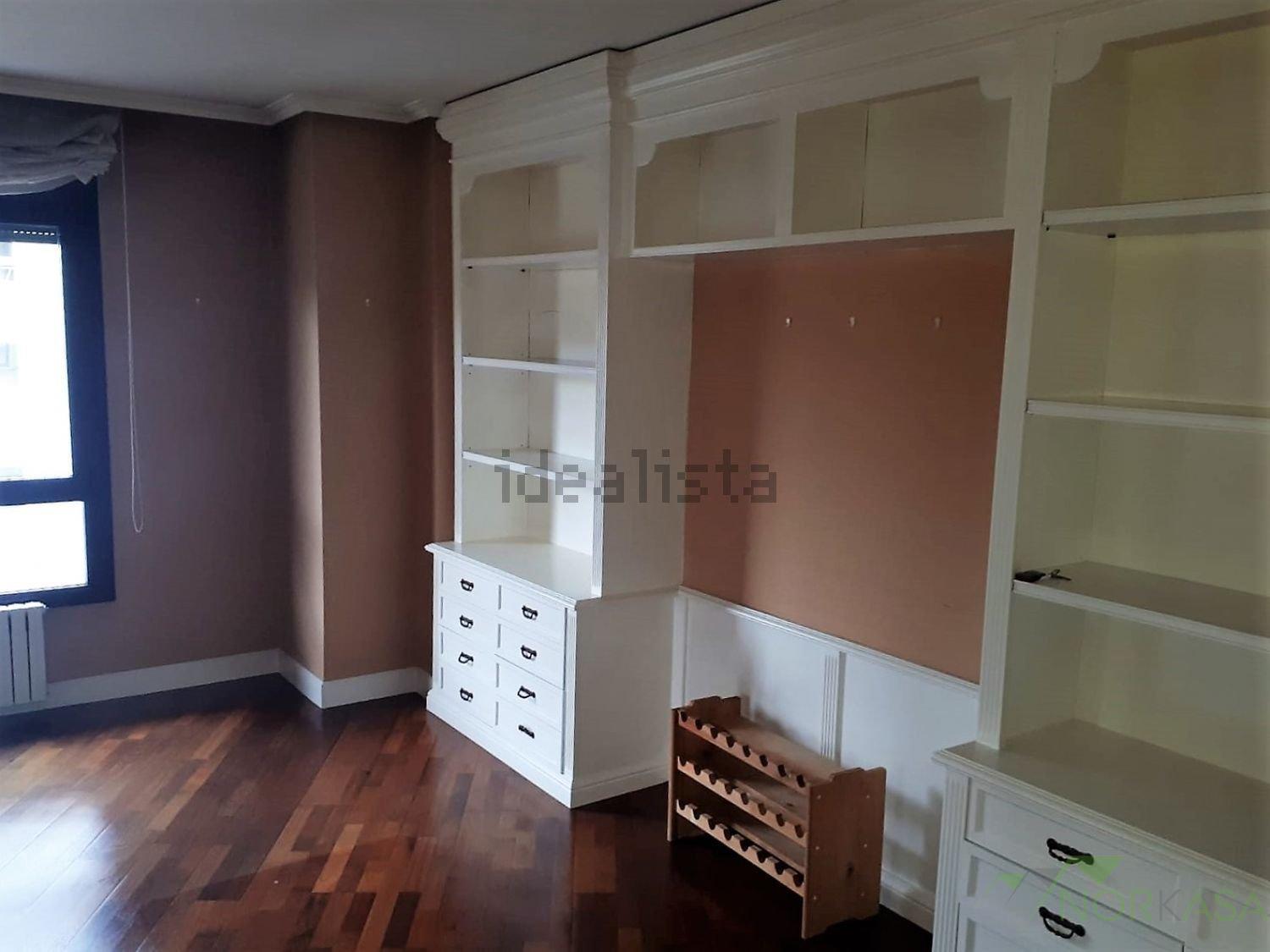 For sale of duplex in Oviedo