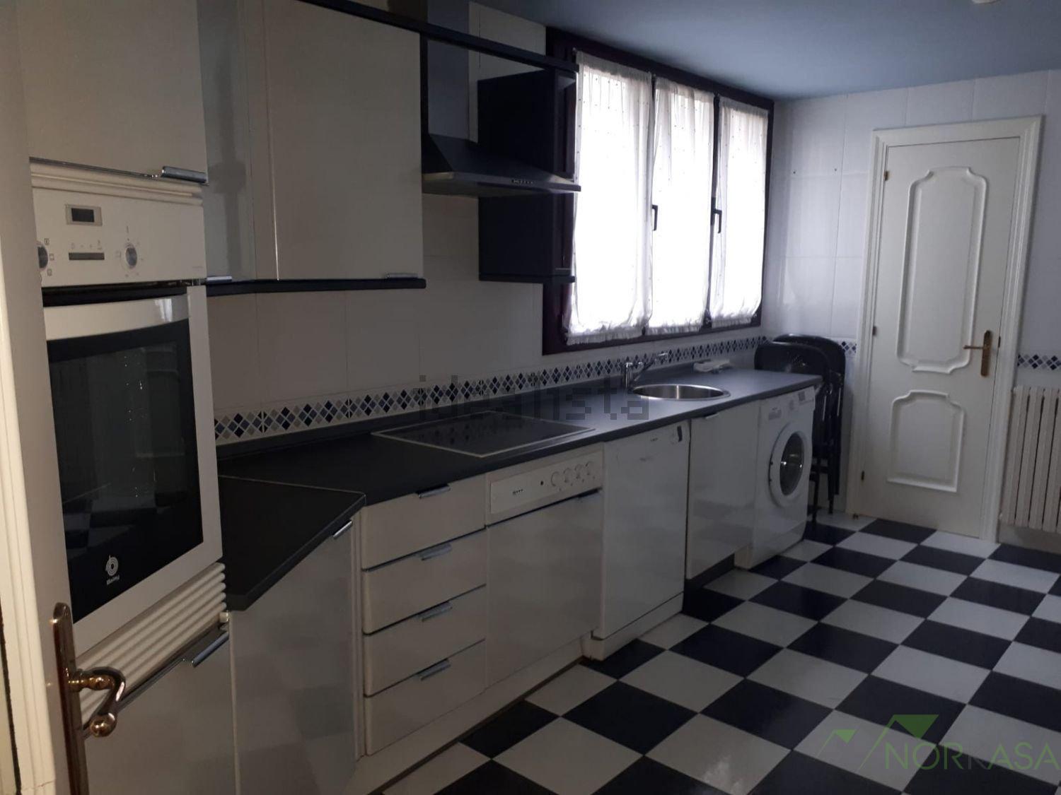 For sale of duplex in Oviedo