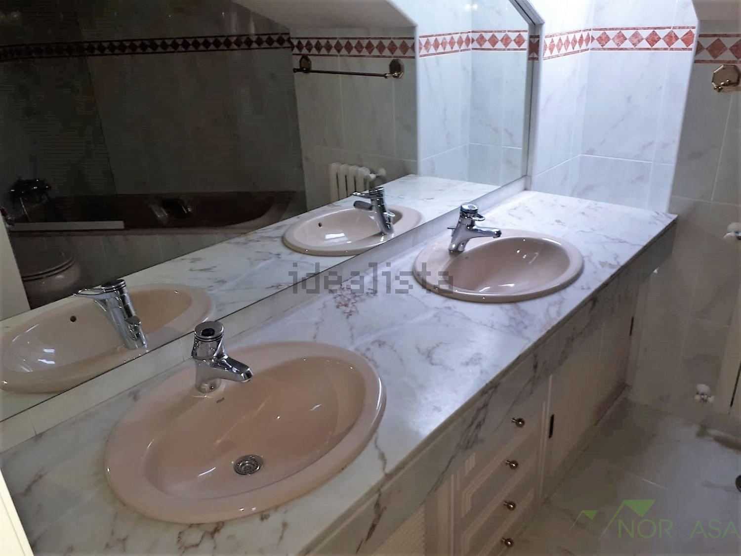 For sale of duplex in Oviedo