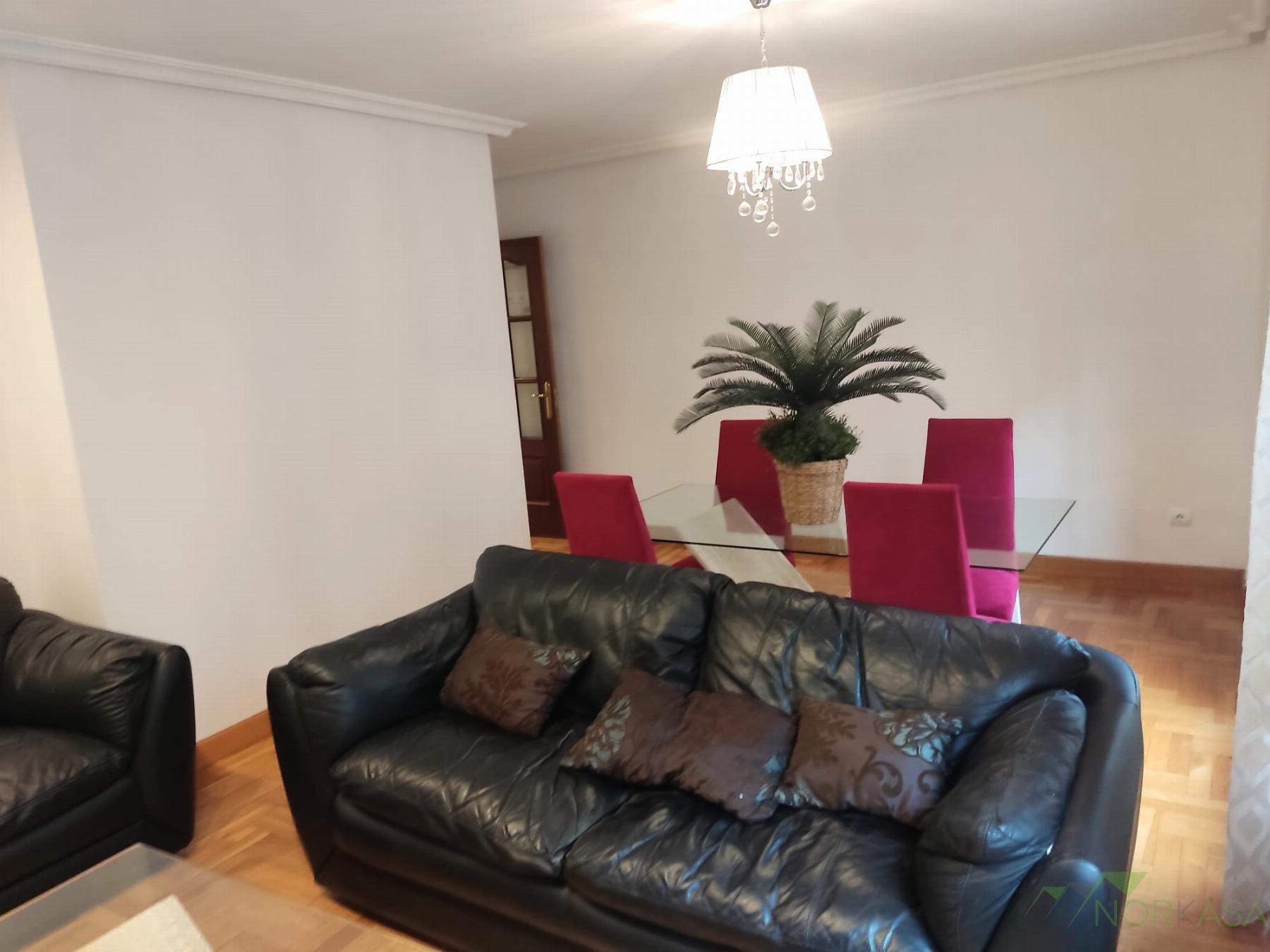 For rent of flat in Oviedo