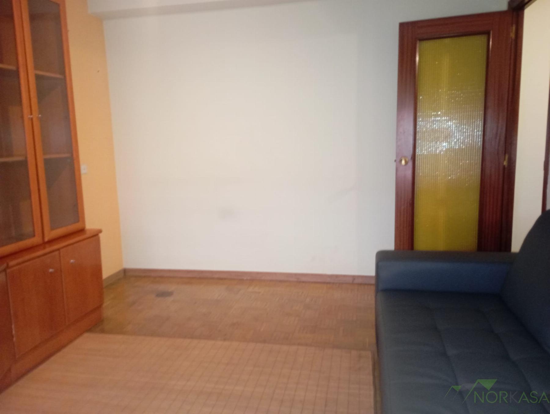 For rent of apartment in Oviedo