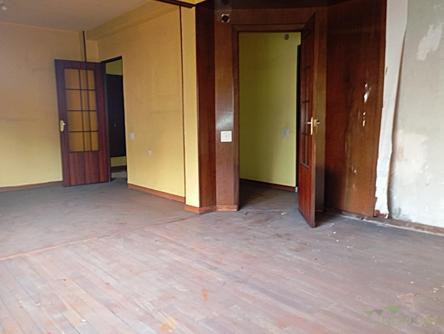 For sale of flat in Langreo