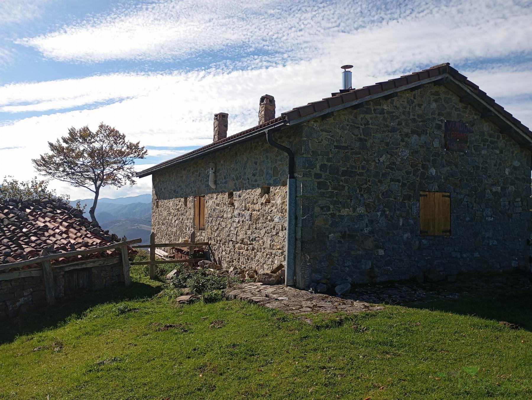 Venta de casa en Quirós