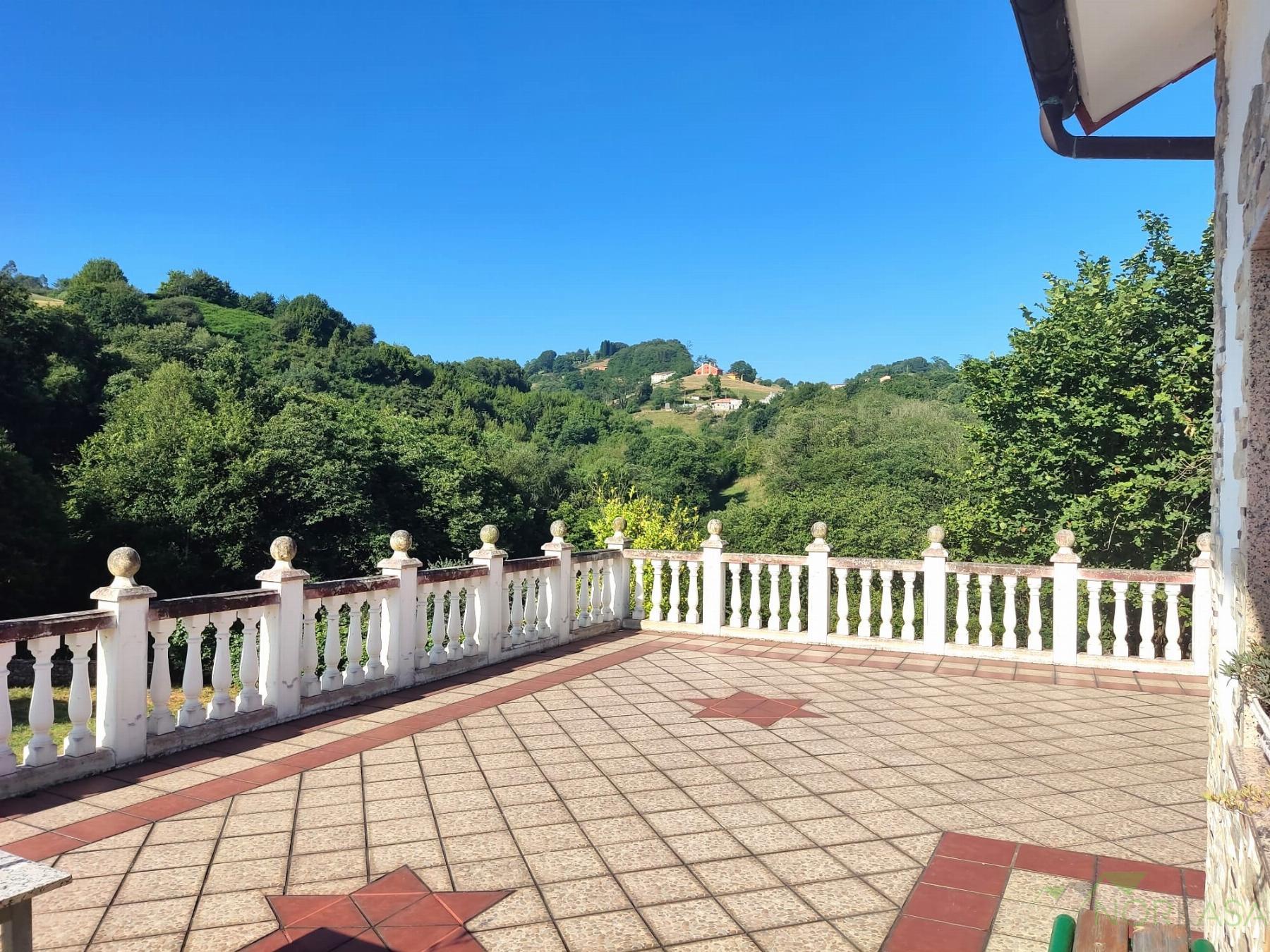 For sale of house in Oviedo