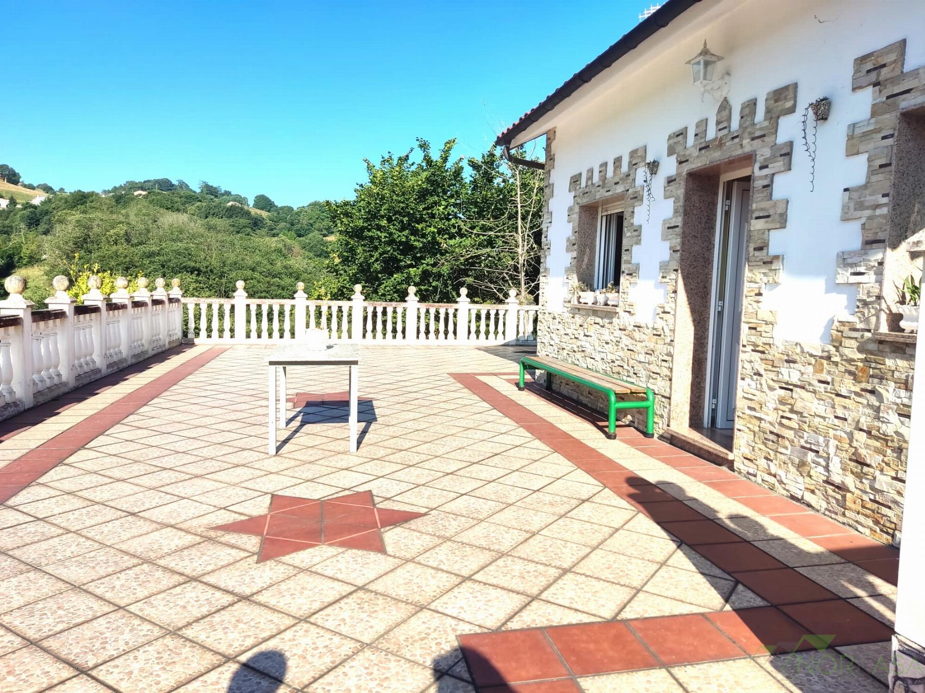 For sale of house in Oviedo