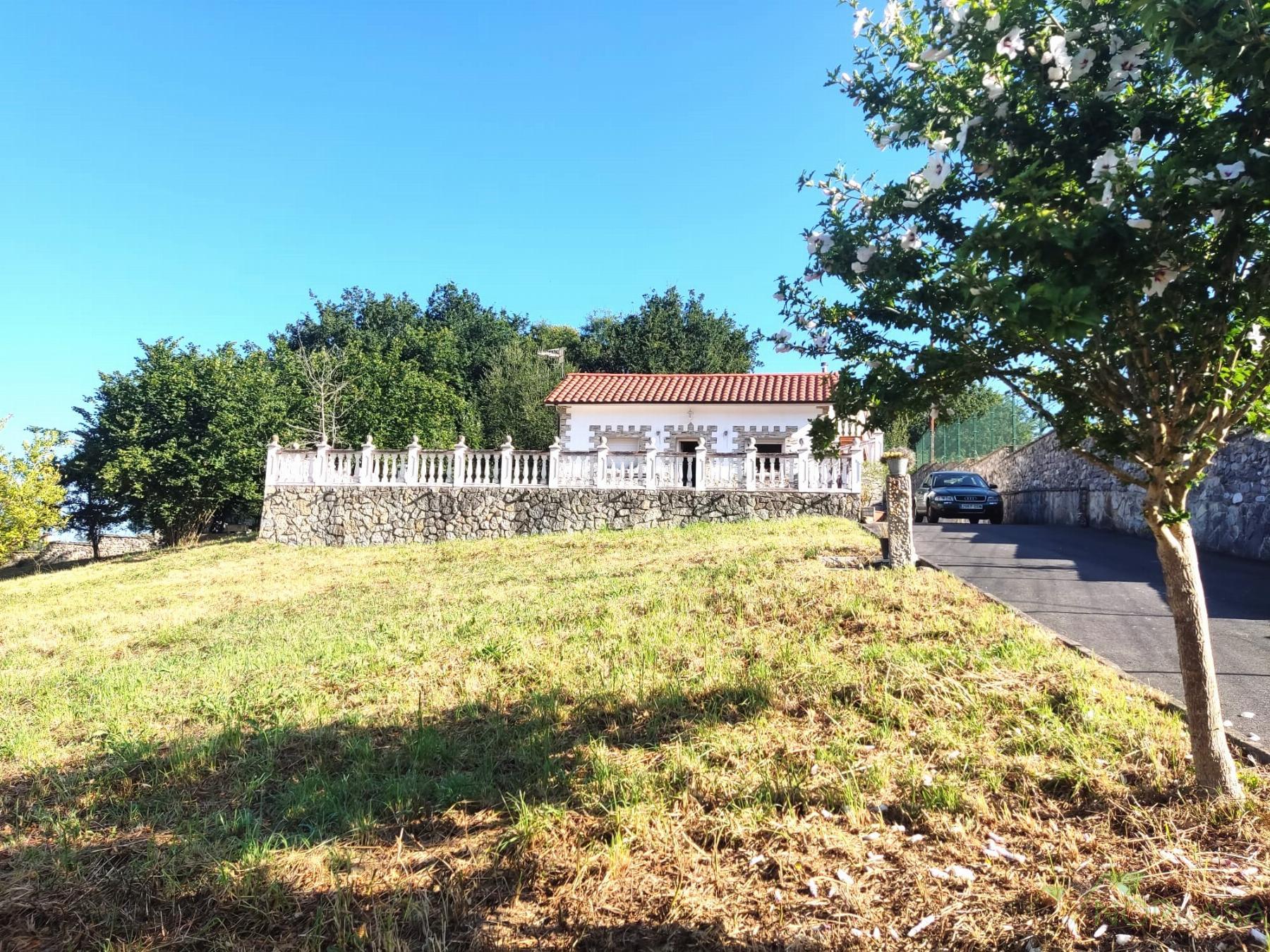 For sale of house in Oviedo