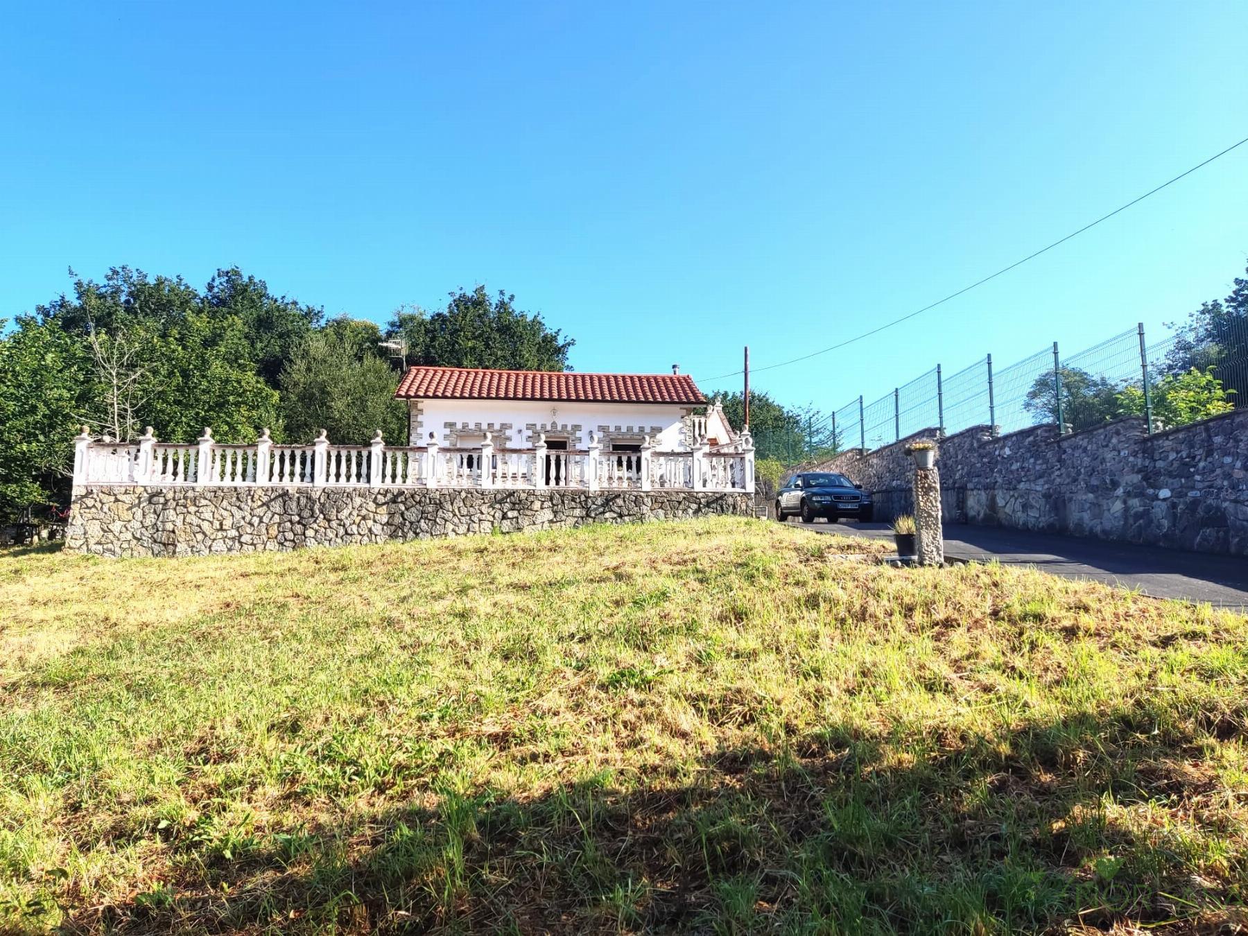 For sale of house in Oviedo
