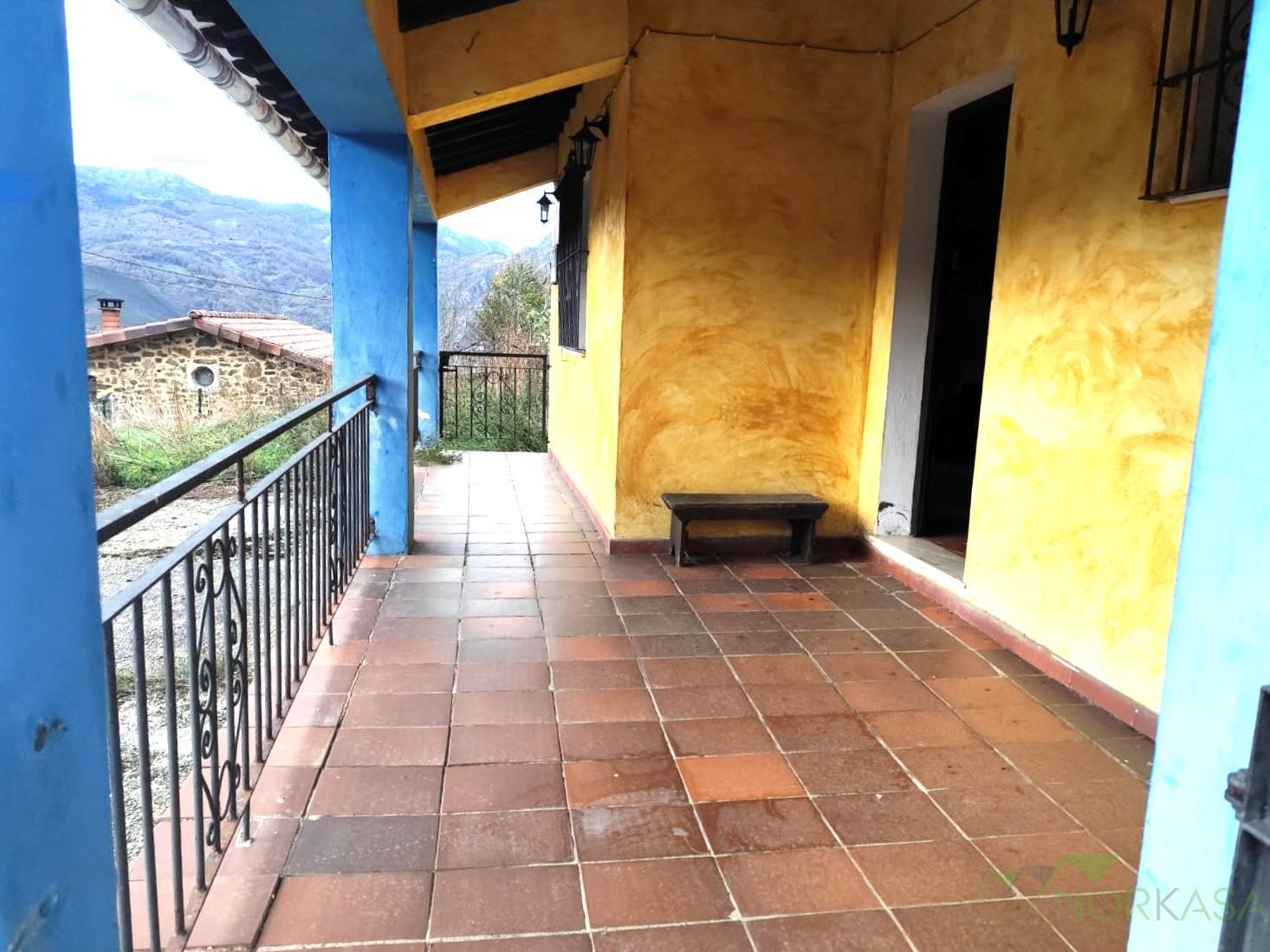 Venta de casa en Quirós