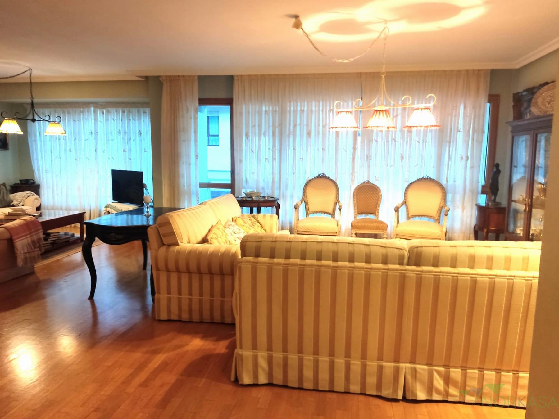 For sale of flat in Oviedo