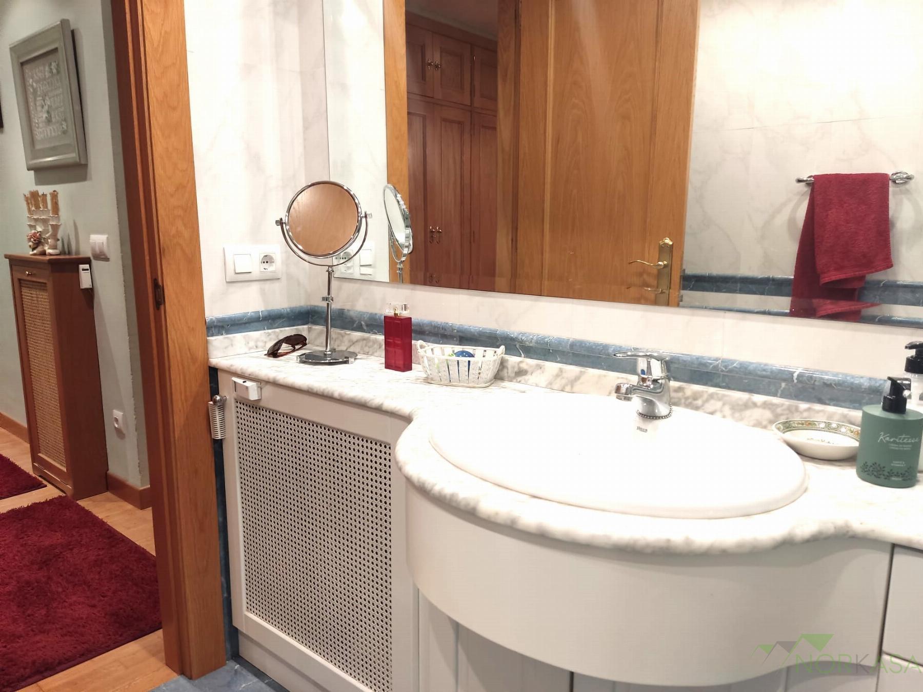 For sale of flat in Oviedo