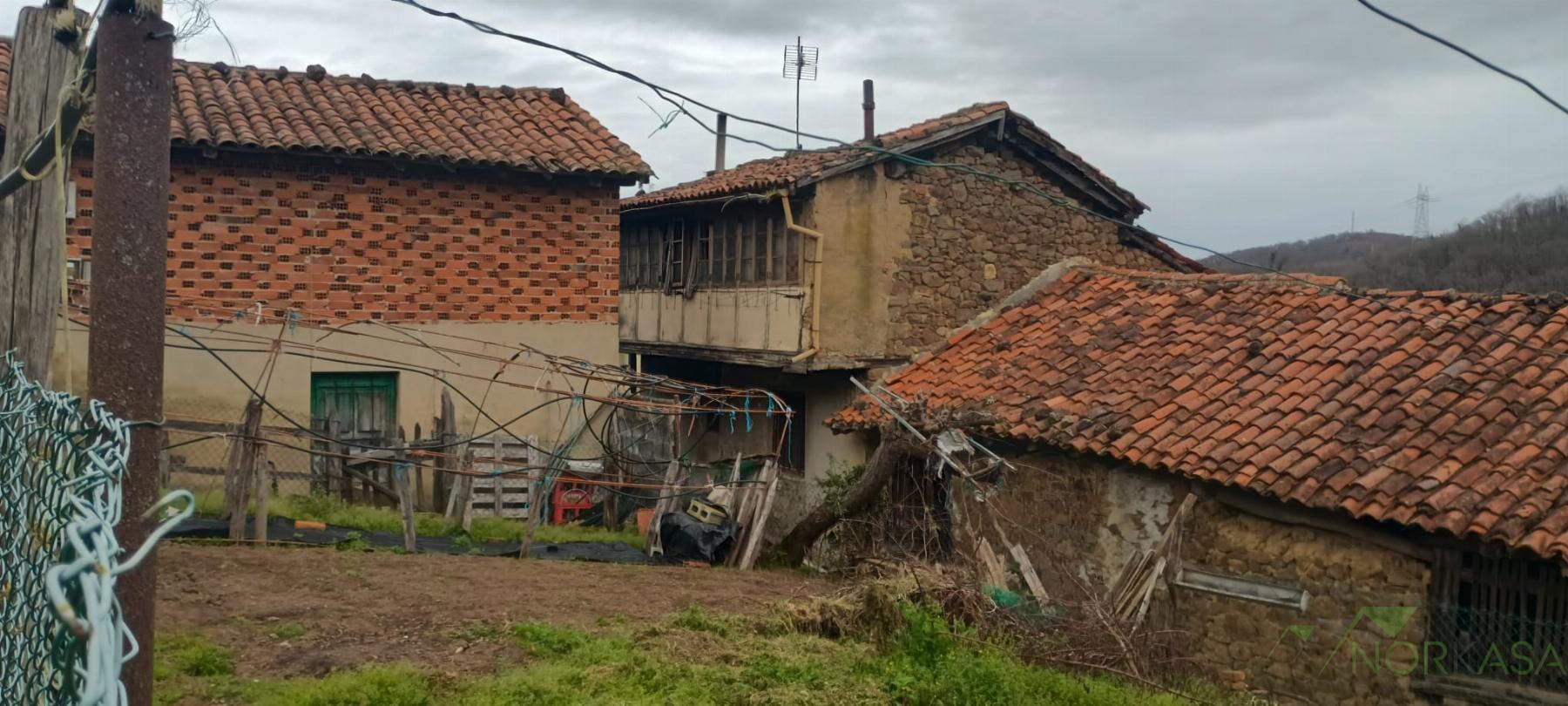 For sale of land in Mieres Concejo