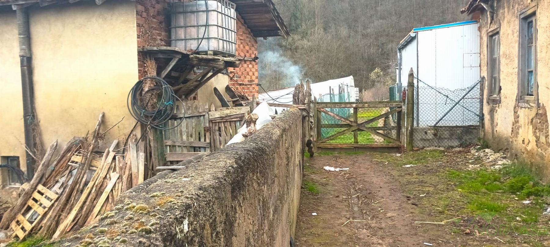 For sale of land in Mieres Concejo
