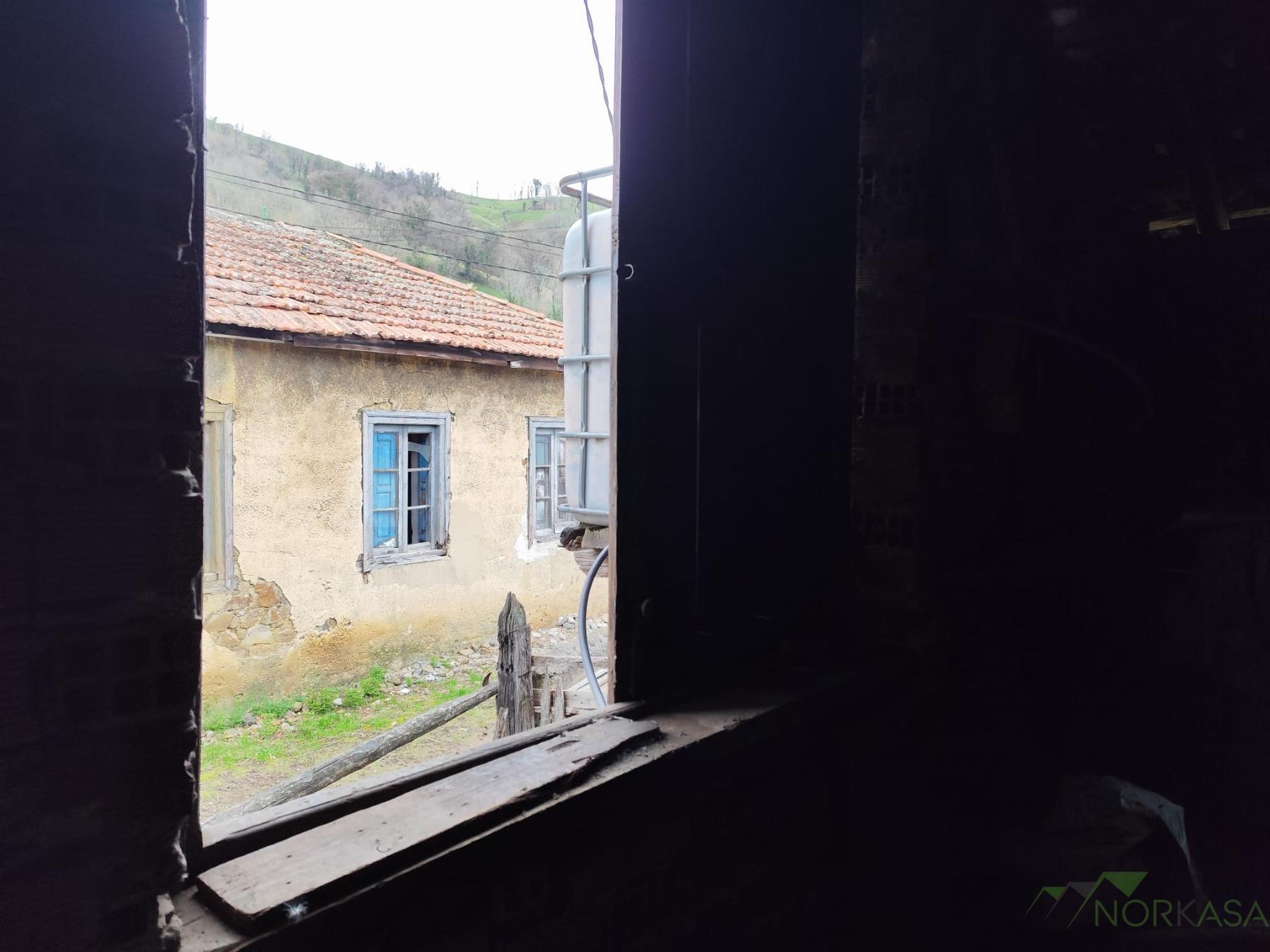 For sale of land in Mieres Concejo