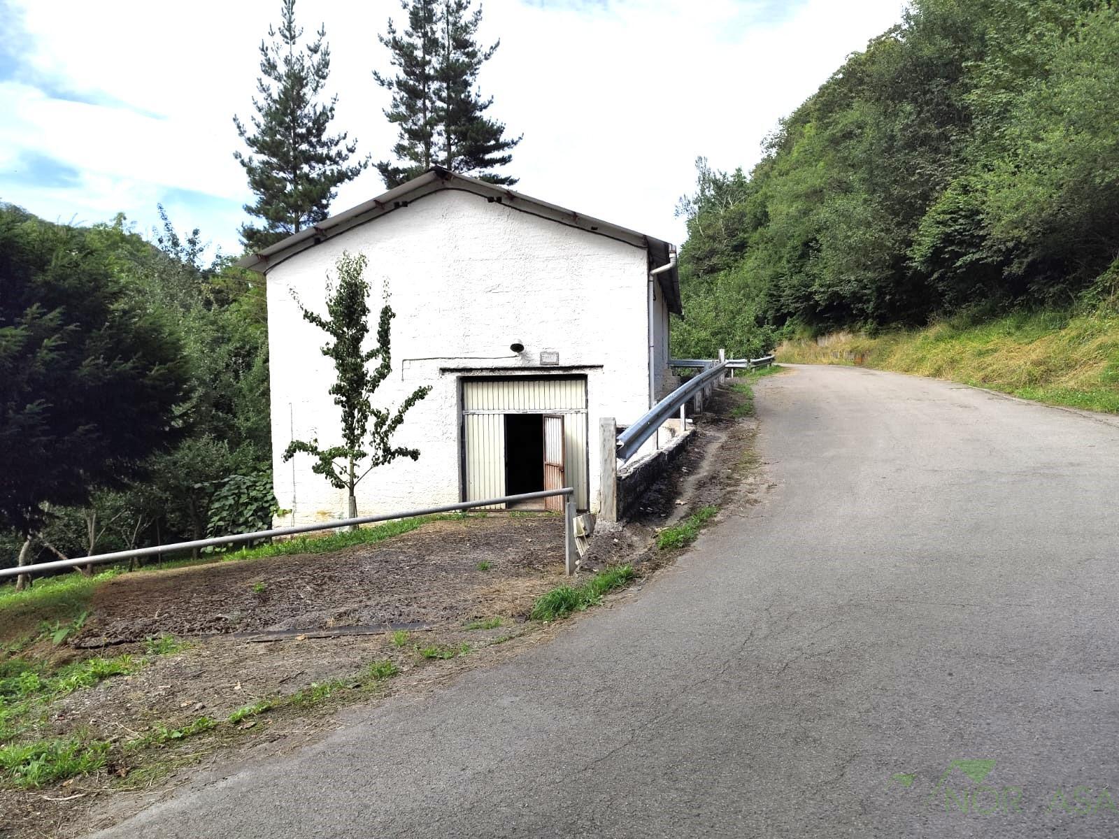 Venta de nave en Quirós