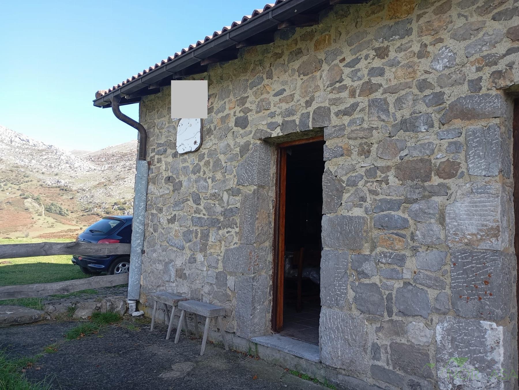 Venta de casa en Quirós