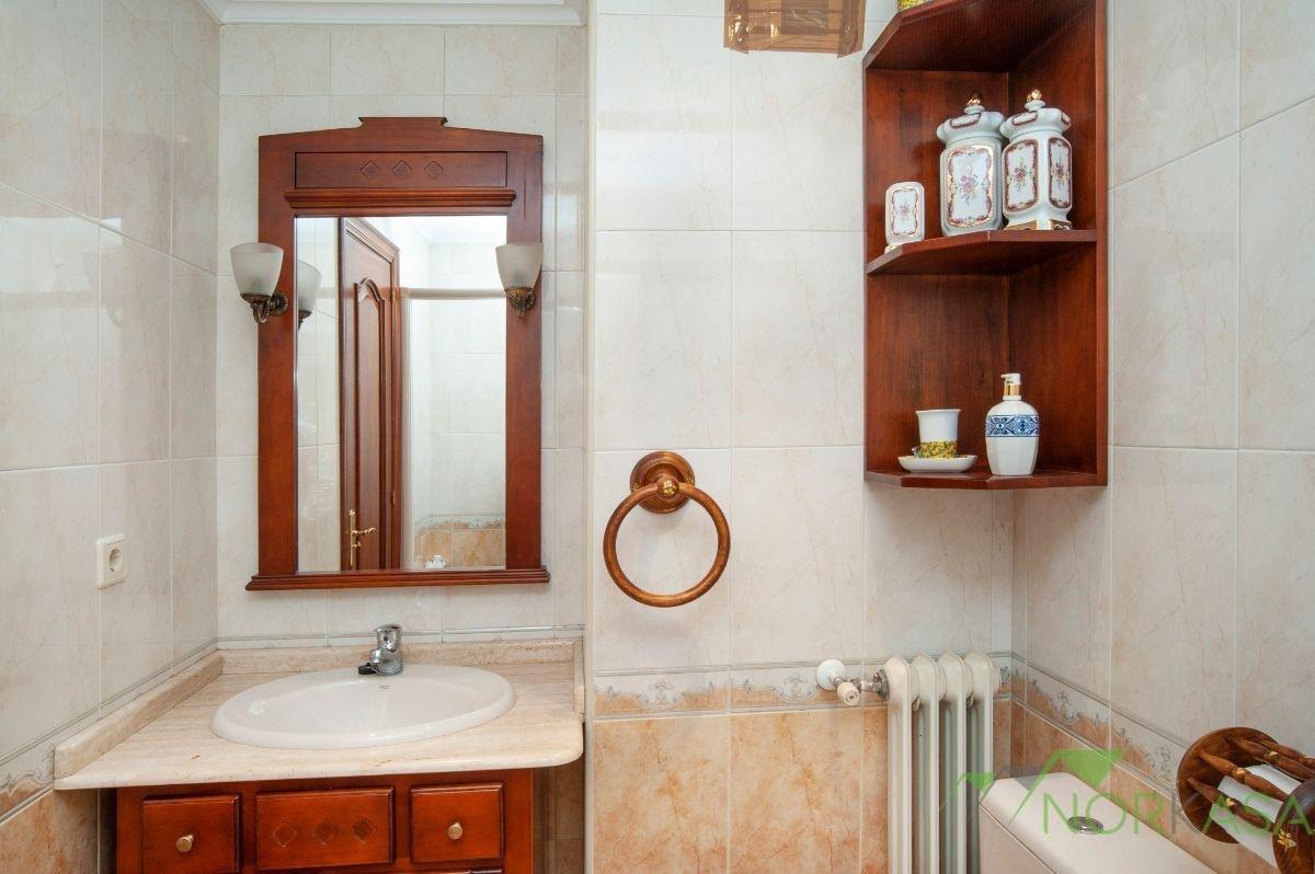 For sale of duplex in Oviedo