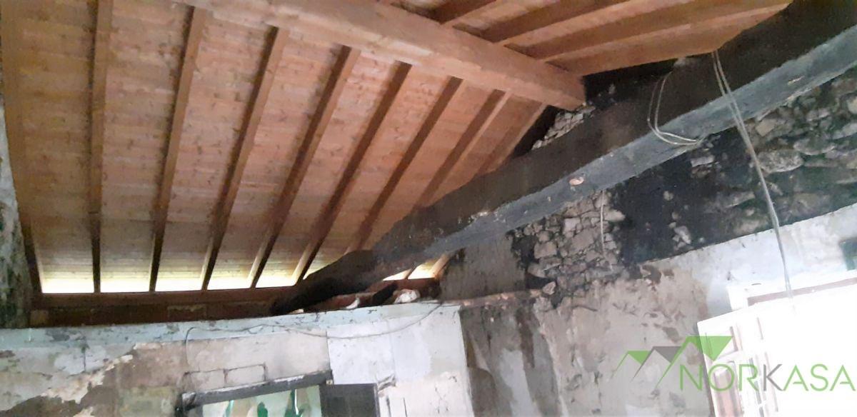 For sale of house in Candamo