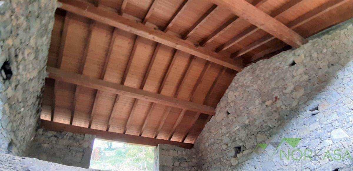 For sale of house in Candamo
