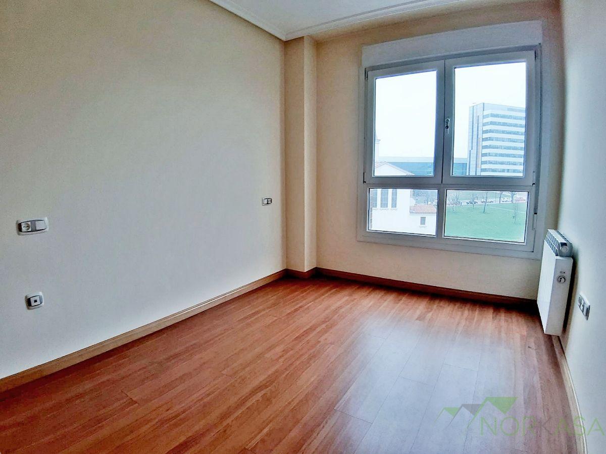 For sale of apartment in Oviedo
