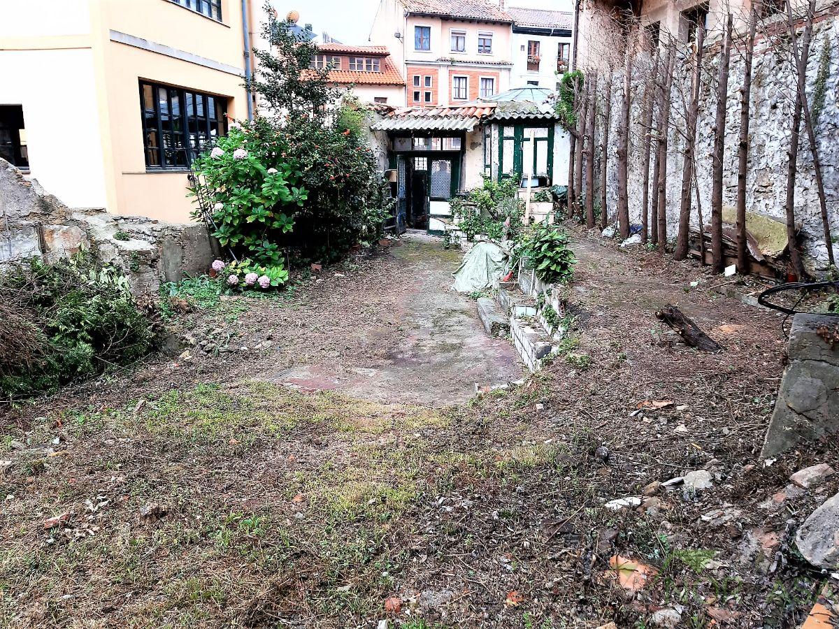 Venta de terreno en Oviedo