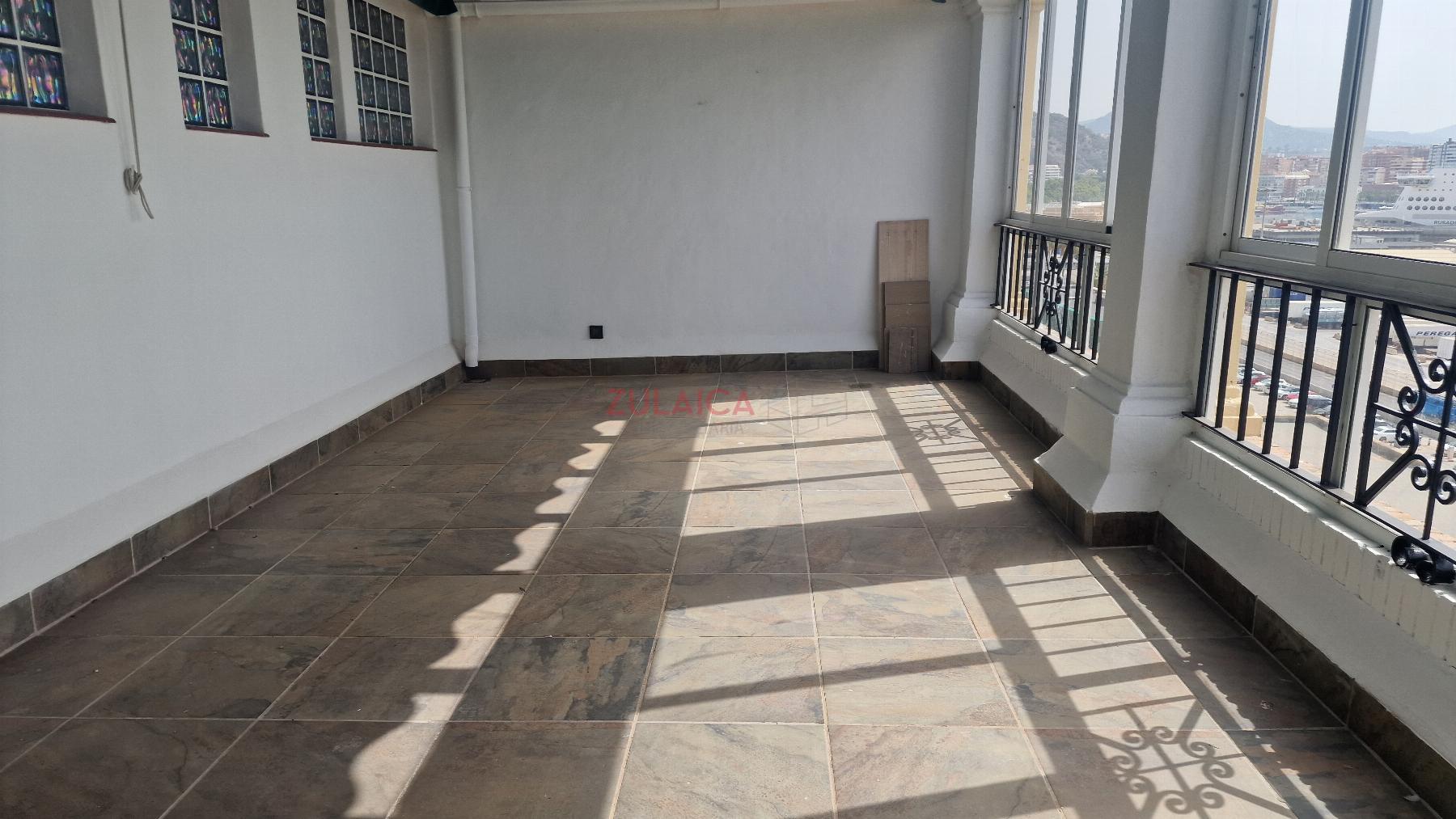 For rent of penthouse in Málaga