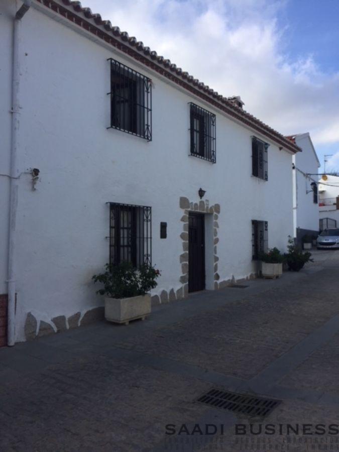For sale of house in Alfarnatejo