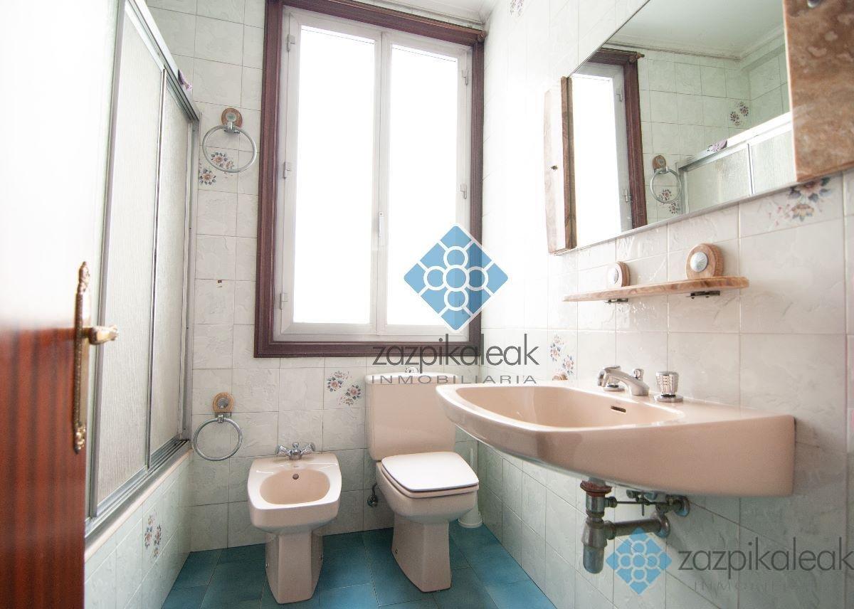 For sale of flat in Bilbao