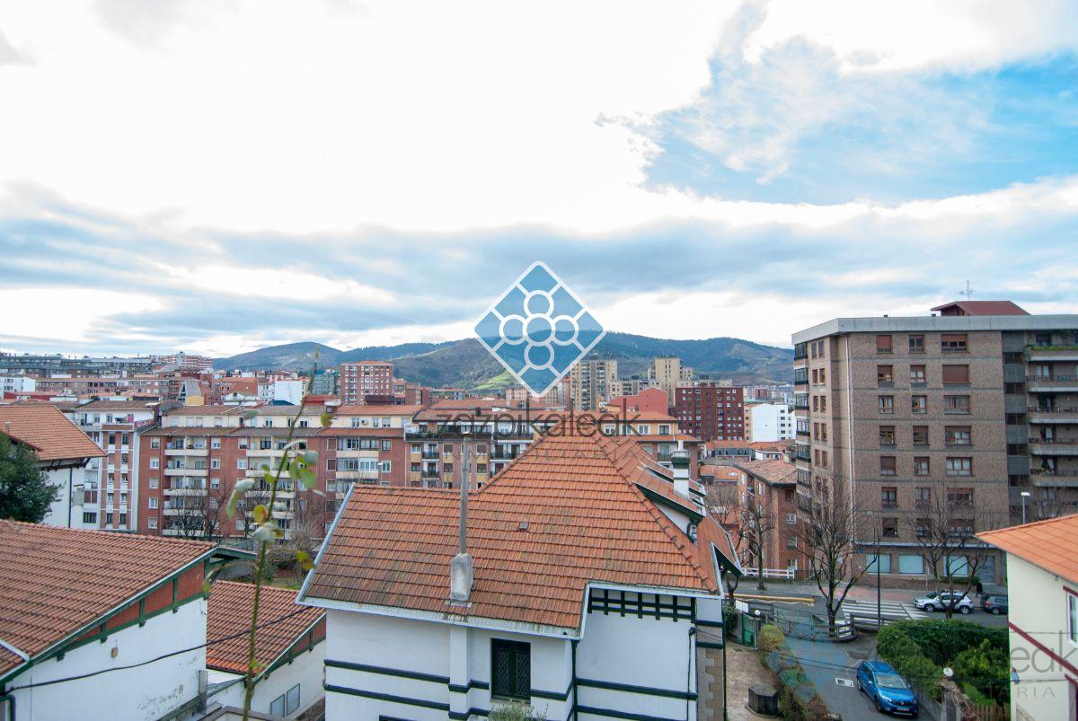 Zu verkaufen von chalet in
 Bilbao