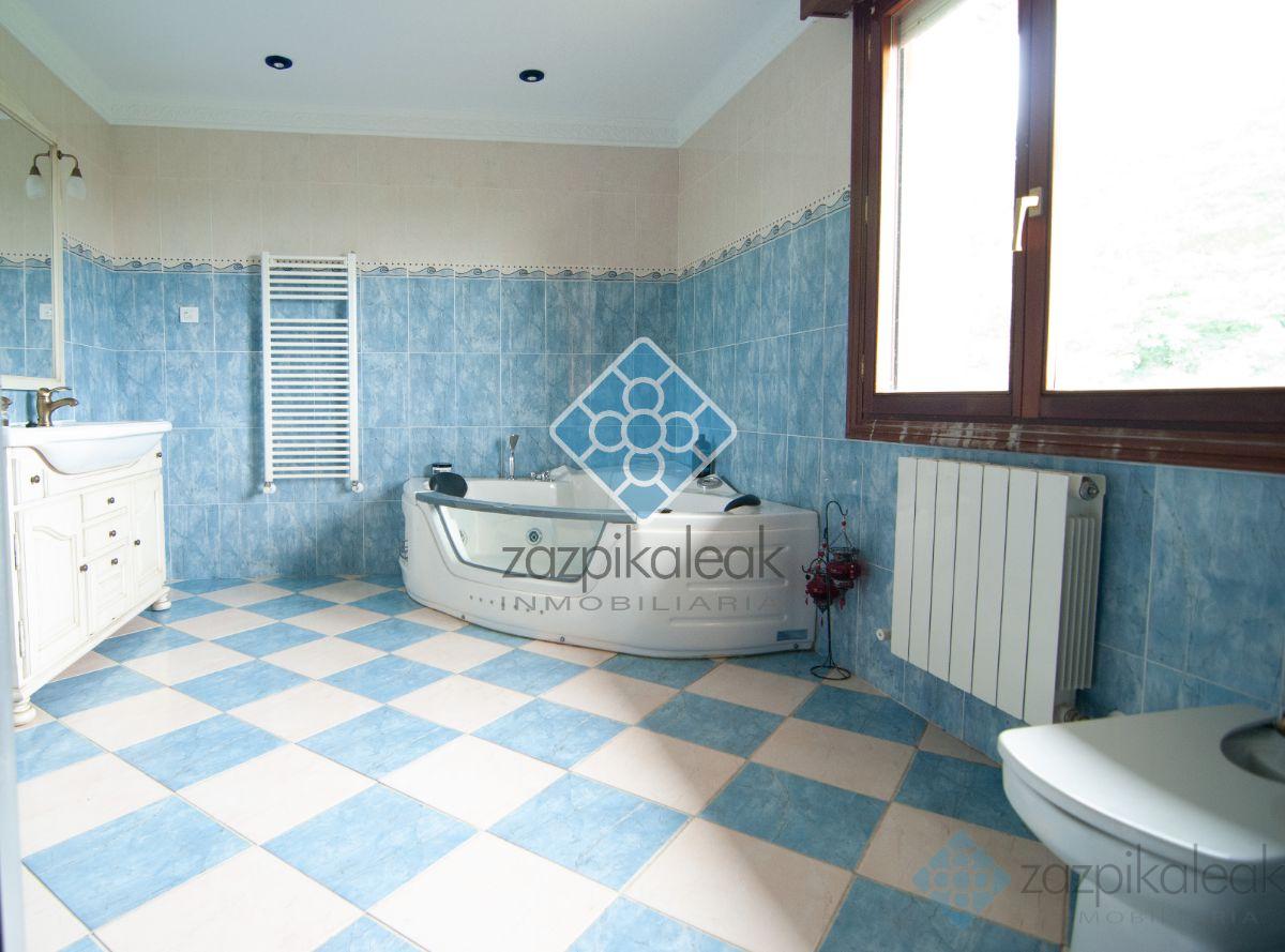 For sale of chalet in Plentzia