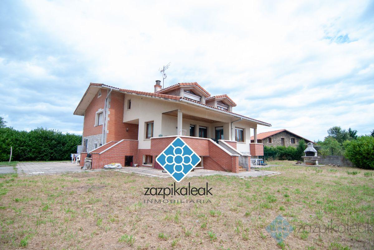 For sale of chalet in Plentzia