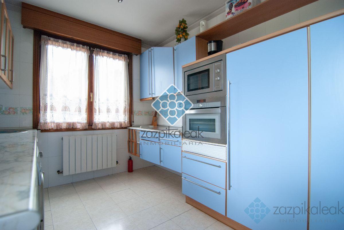 For sale of chalet in Plentzia