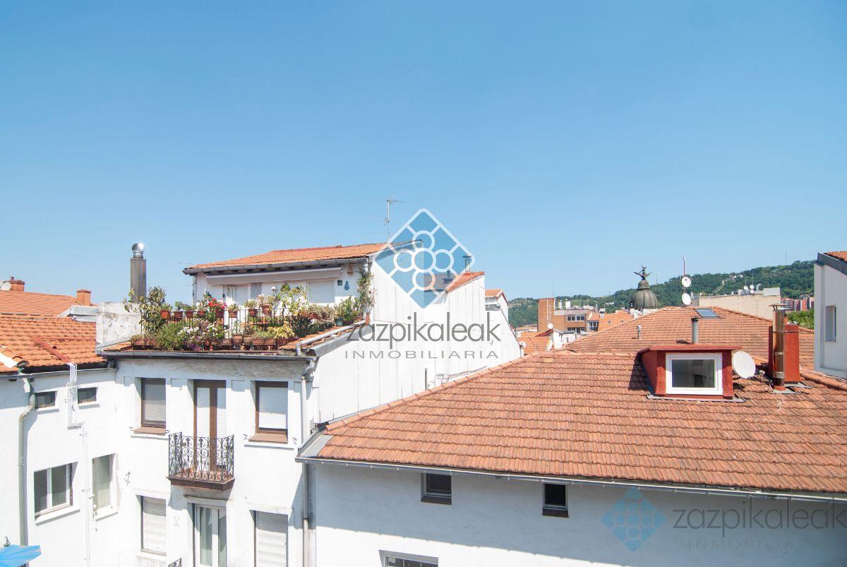 For sale of penthouse in Bilbao