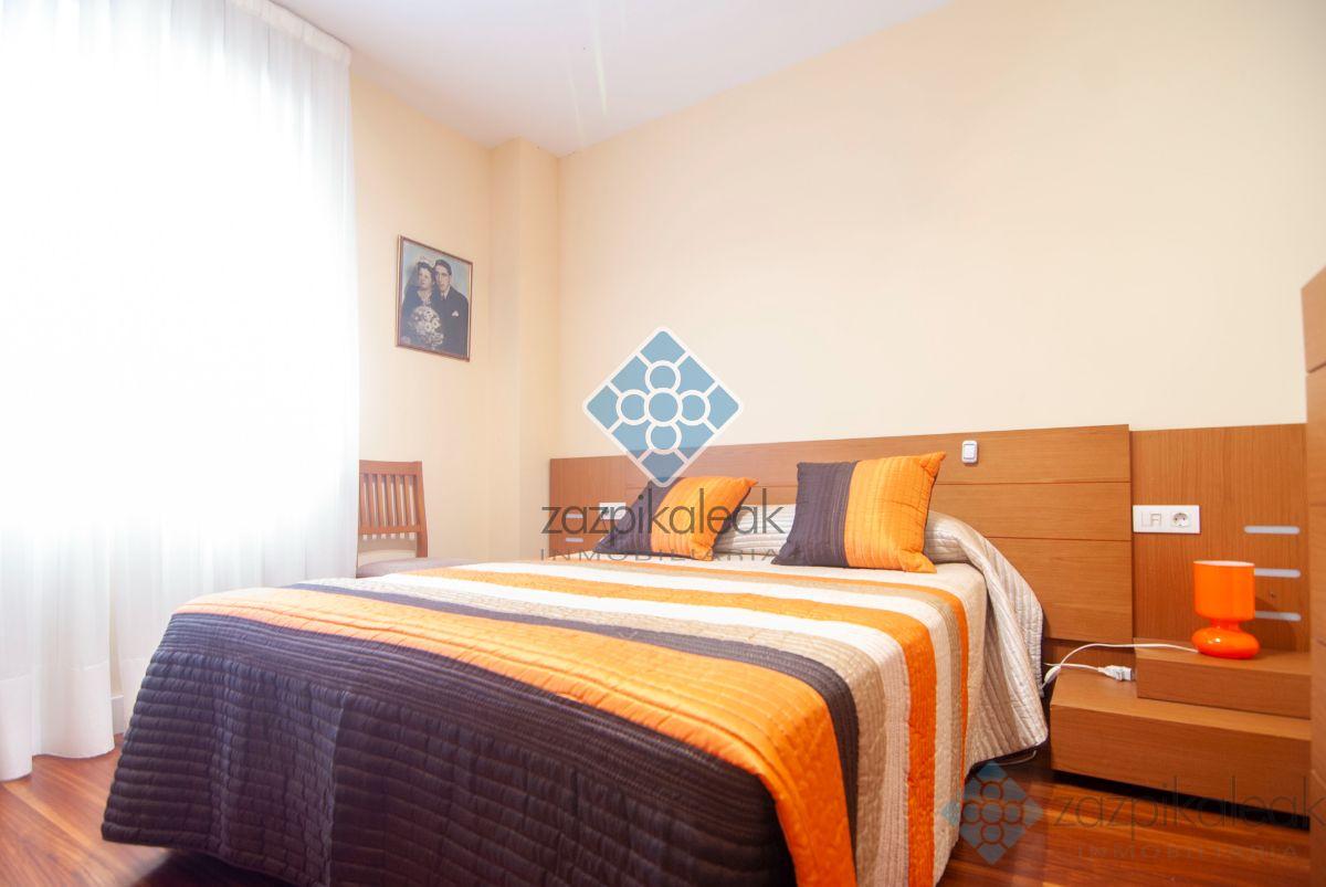 For sale of flat in Sestao
