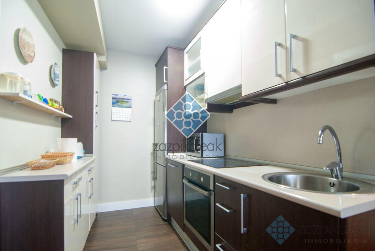 For sale of flat in Sestao