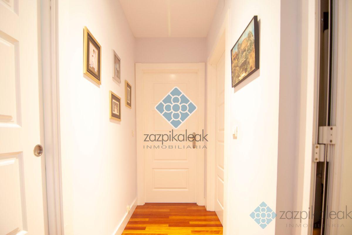For sale of flat in Sestao