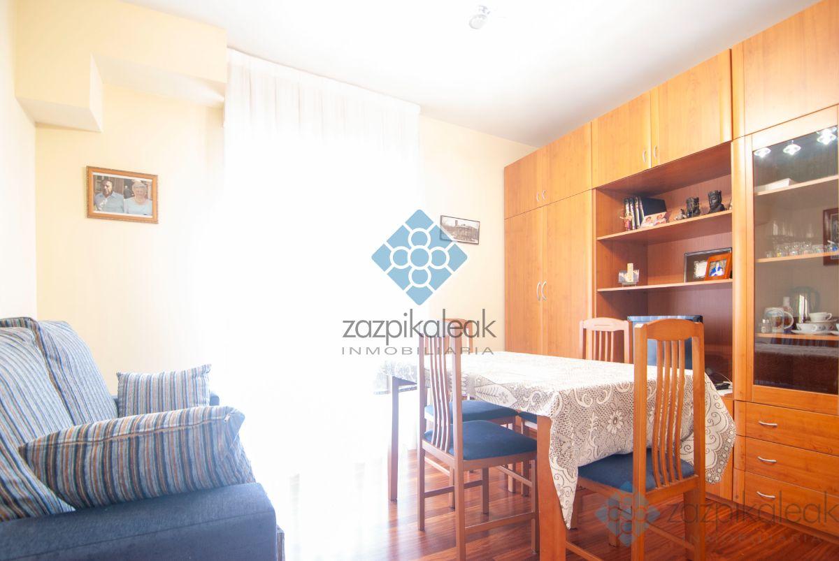 For sale of flat in Sestao