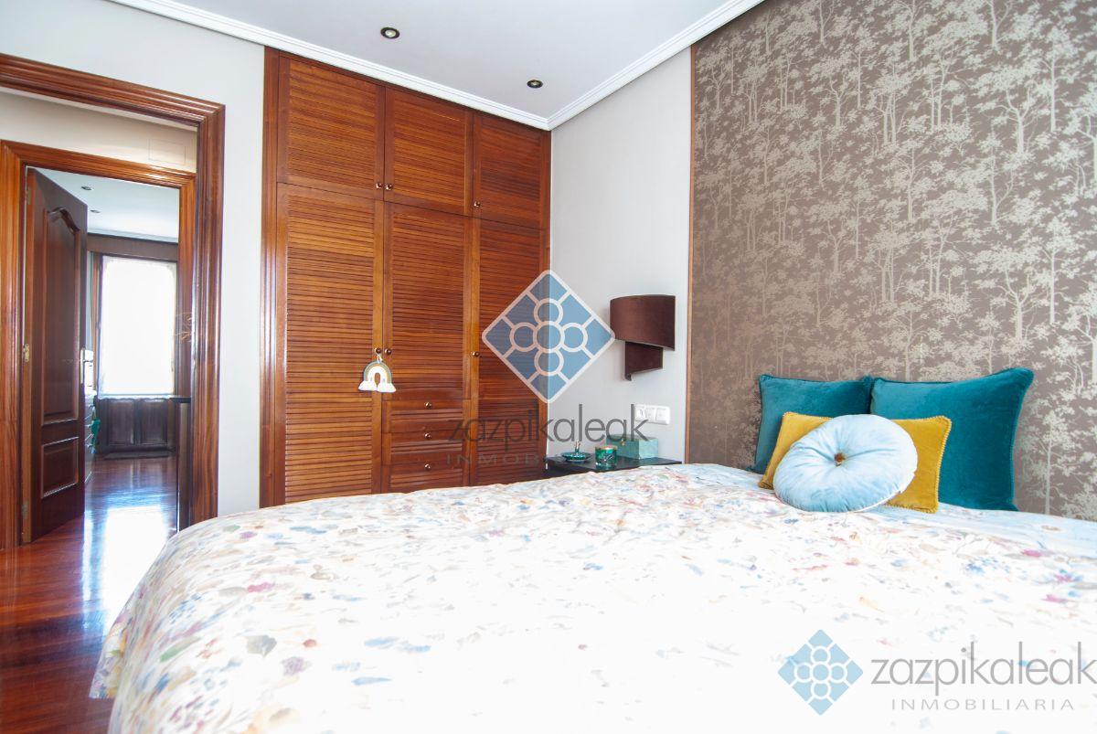 For sale of flat in Gautegiz Arteaga