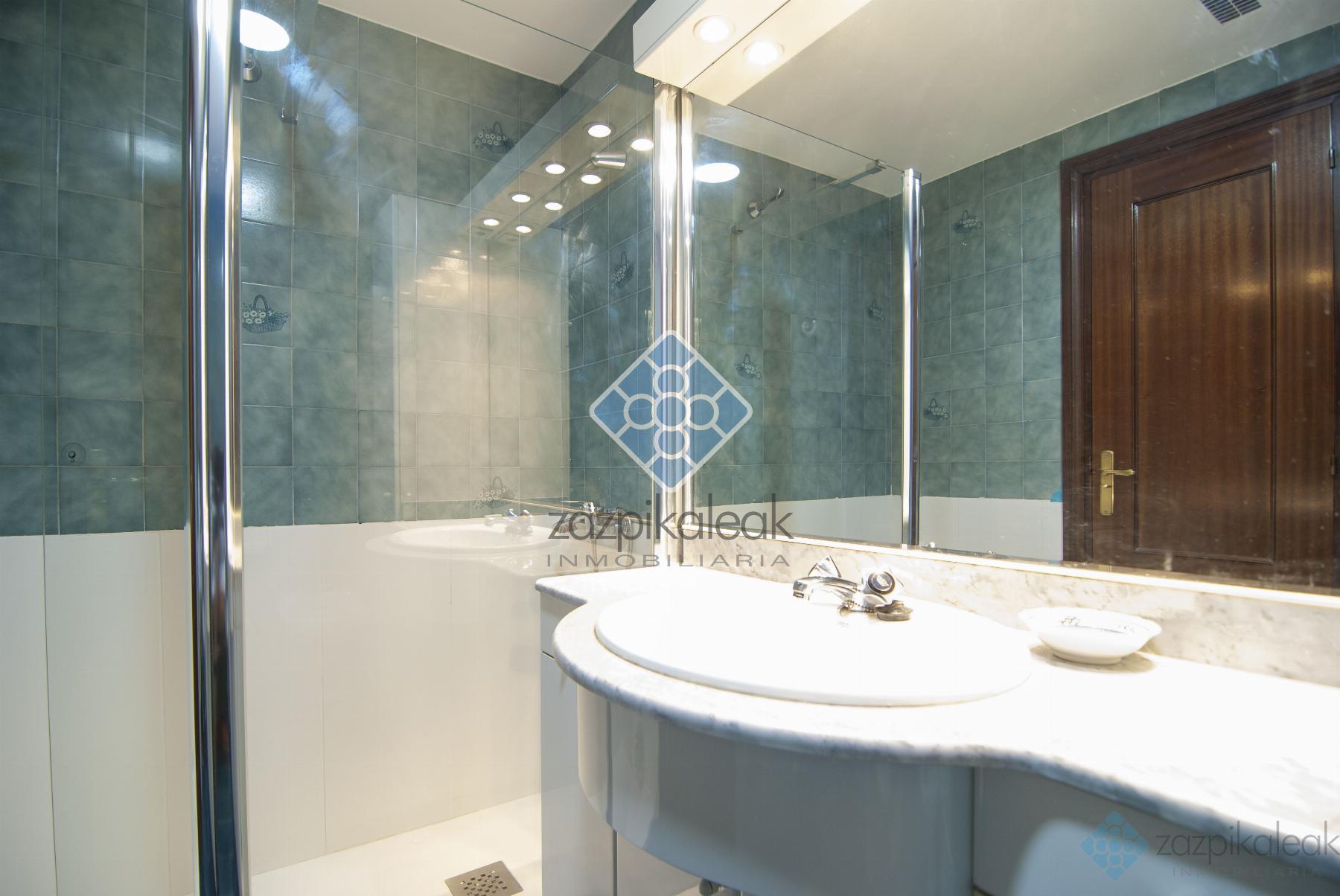 For sale of flat in Bilbao