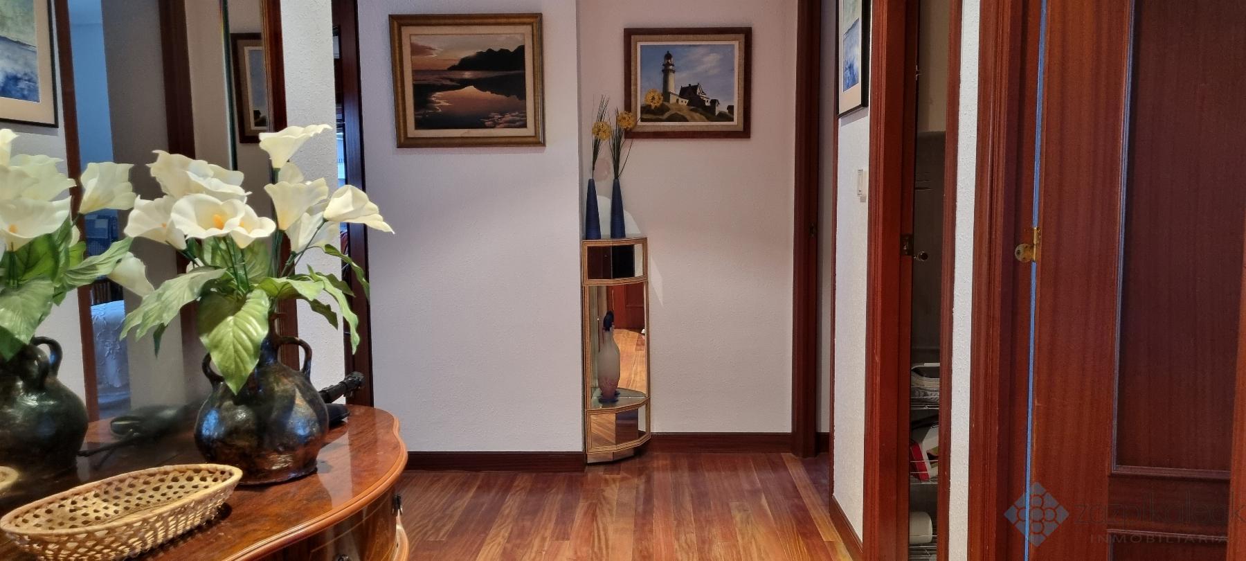 For sale of flat in Allendelagua