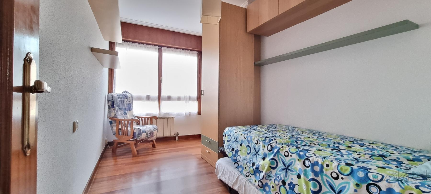 For sale of flat in Allendelagua